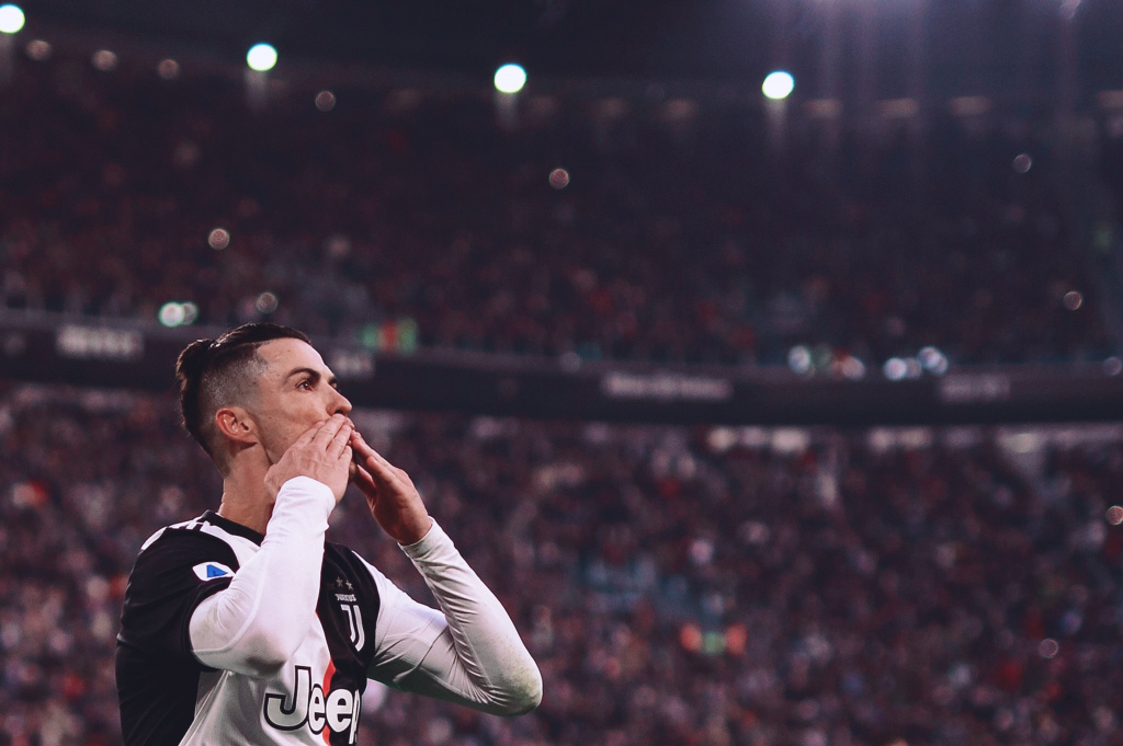 支撑着他完 支撑着他完