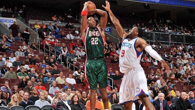 4支球队争夺第3和第4，山东占优，辽篮或看别人脸色，新疆有希望.